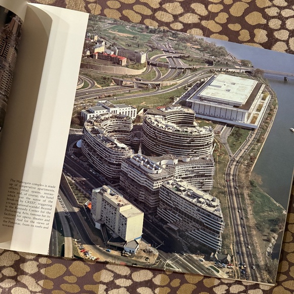 Above Washington Robert Cameron - Picture 3 of 3